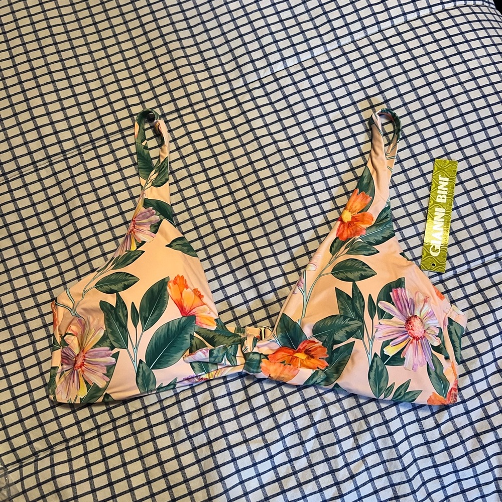 Gianni Bini bathing suits top